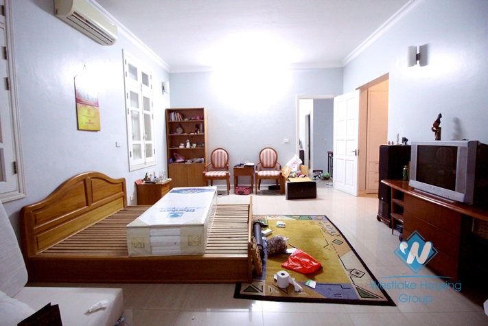 Nice and affordable 5 bebdroom villa to rent in Ciputra